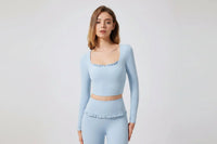 Ensemble de Yoga Femme en Dentelle Col Carré - Top à Manches Longues et Pantalon Évasé