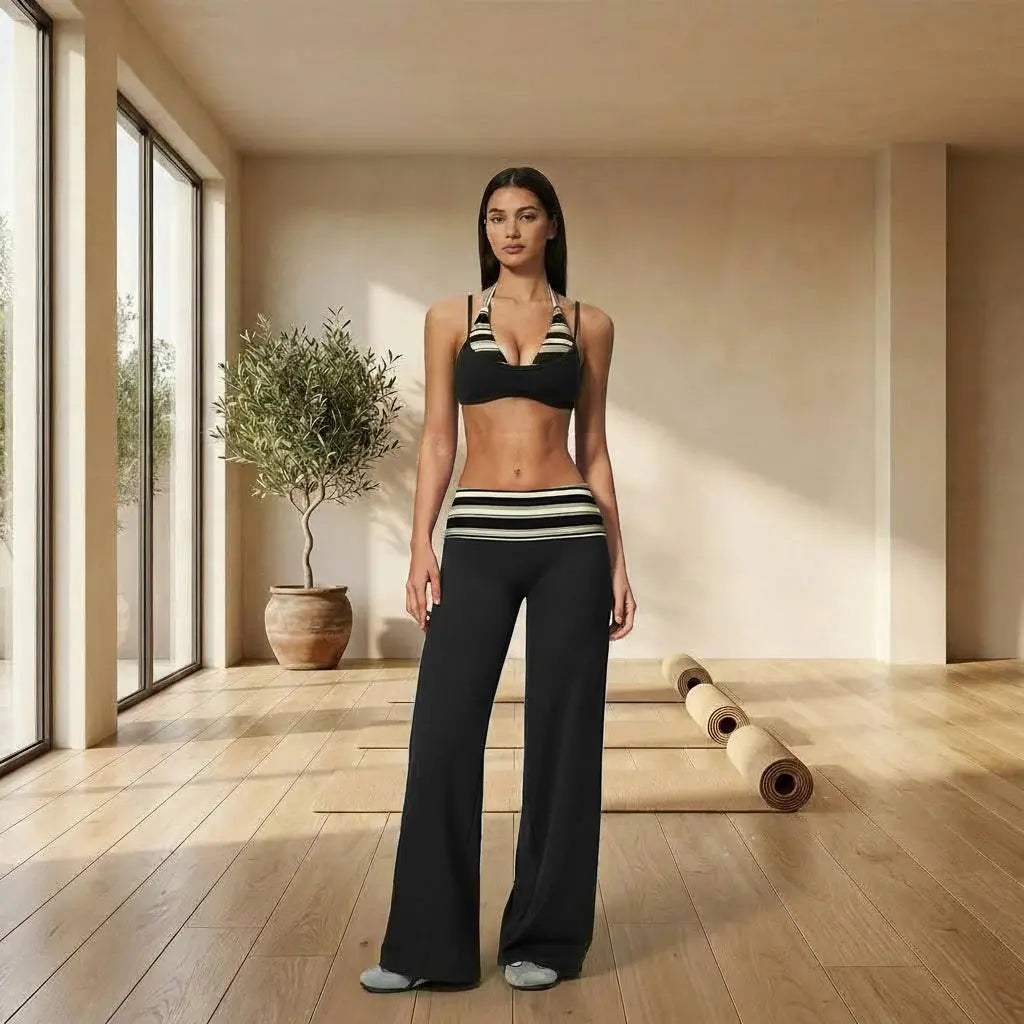 Ensemble Riviera sport femme avec haut court halter et pantalon large taille haute rayé, tissu extensible et respirant pour yoga et fitness