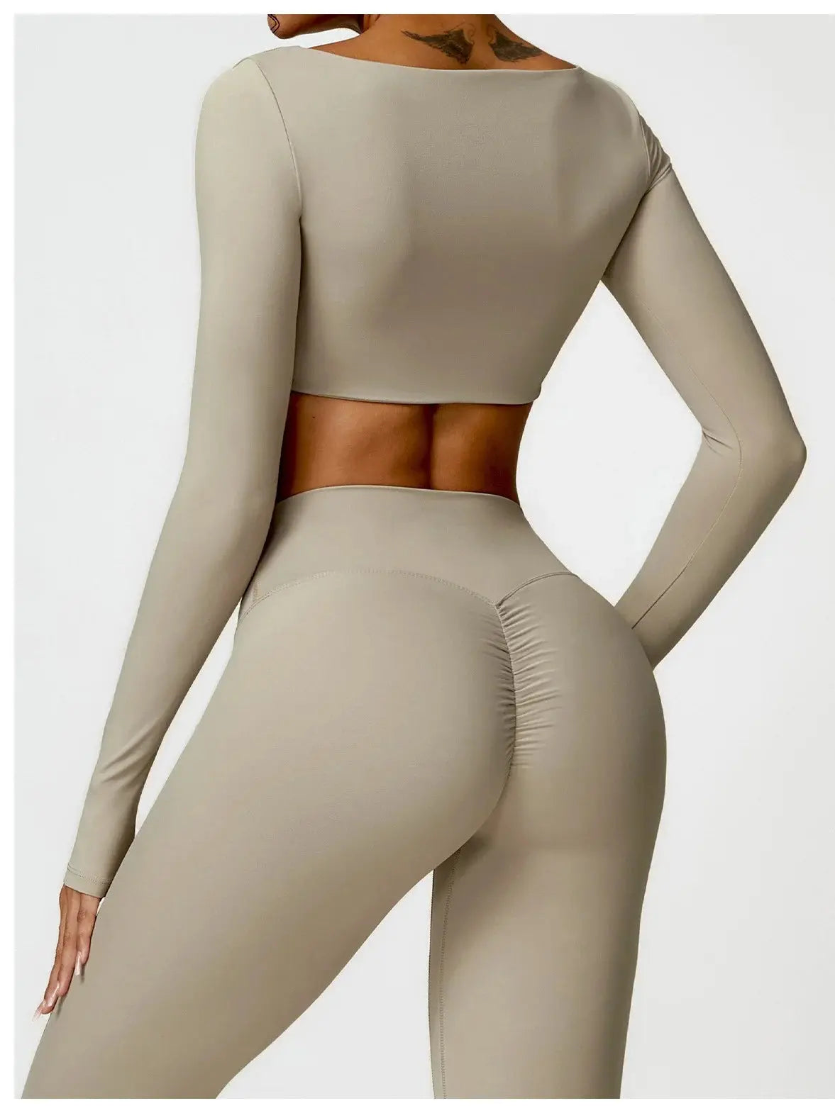 Ensemble Sport Femme 2 Pièces - Soutien-Gorge à Manches Longues et Short Taille Haute - 004
