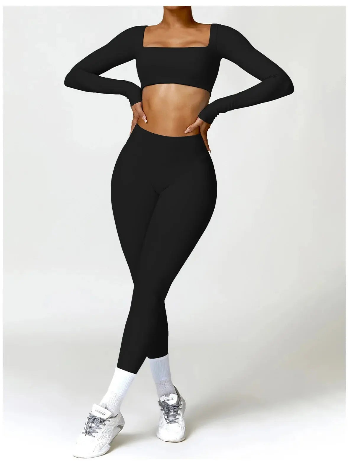 Ensemble Sport Femme 2 Pièces - Soutien-Gorge à Manches Longues et Short Taille Haute - 004